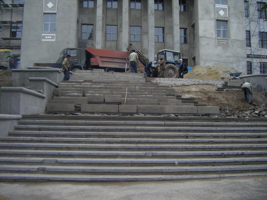 Улицы благоустраиваются