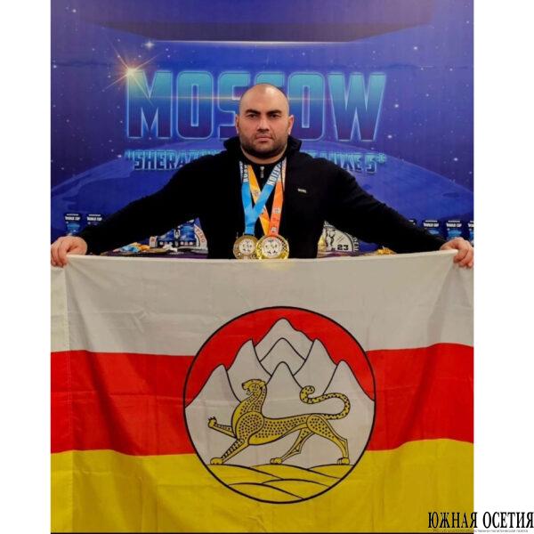 Пауэрлифтер из юга Алании завоевал Кубок мира