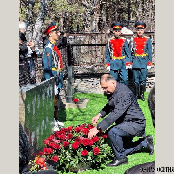 Увековечить память