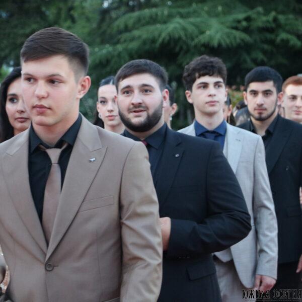 Прощальный вальс и шаг в будущее