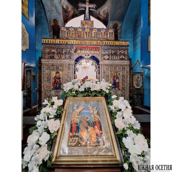 Очистить свою душу, покаяться, молиться