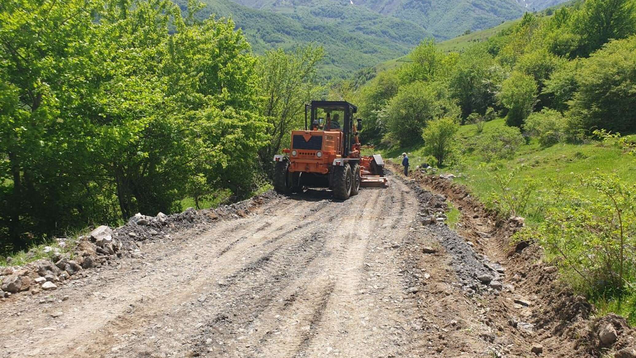 Дороги, водоснабжение, памятники