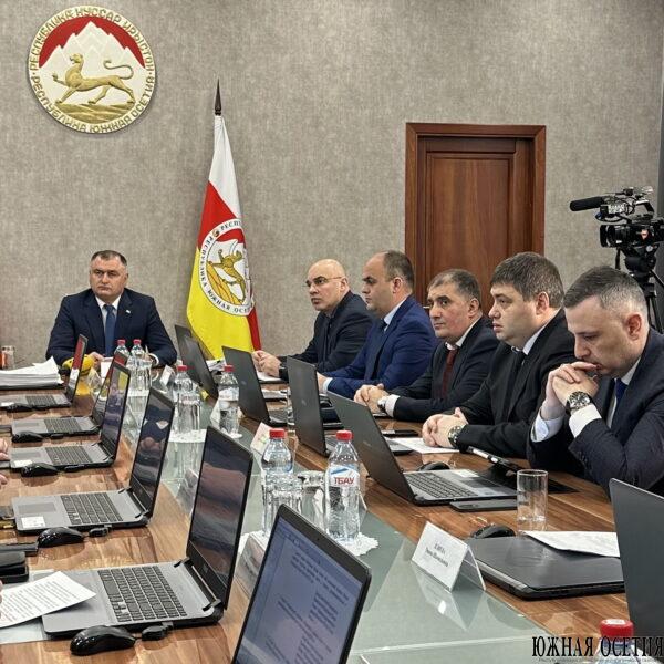 Алан Гаглоев дал министрам ряд поручений по…