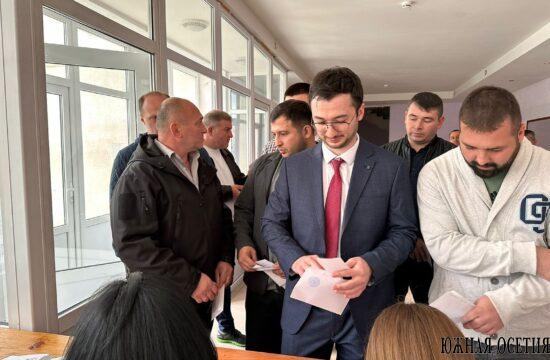 В выборах депутатов Парламента РЮО участвуют 184 человека